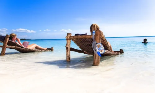 Bain de soleil à Nungwi Beach, Zanzibar
