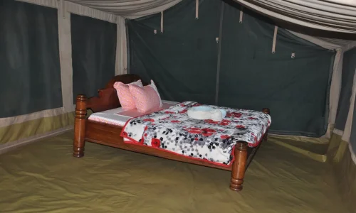 Chambres sous tente et camping de Kizumba