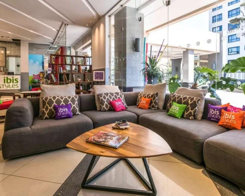 Espace salon de l’Ibis Styles Nairobi Westlands