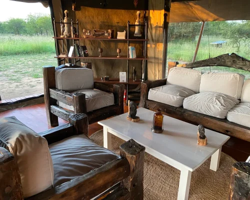 Intimate_Serengeti_camp