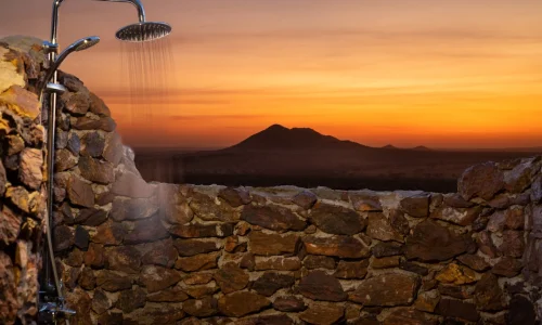 KubuKubu-Tented-Lodge-exterior-bath