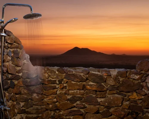 KubuKubu-Tented-Lodge-exterior-bath