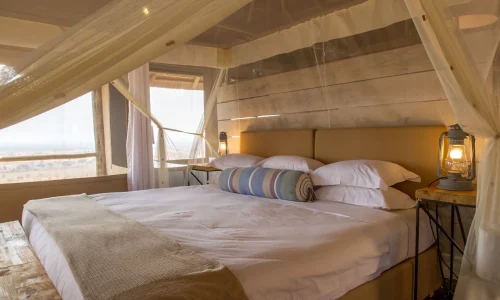 Kubukubu-kingsize-bedroom