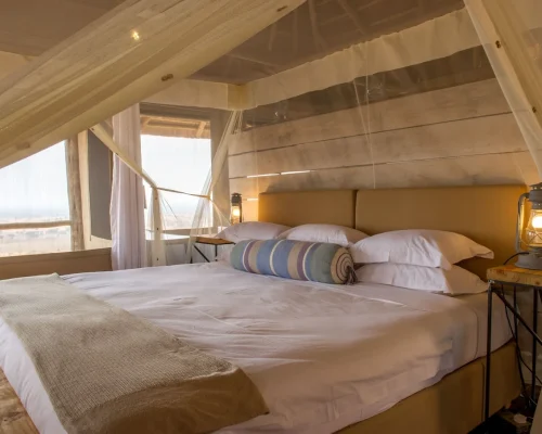 Kubukubu-kingsize-bedroom