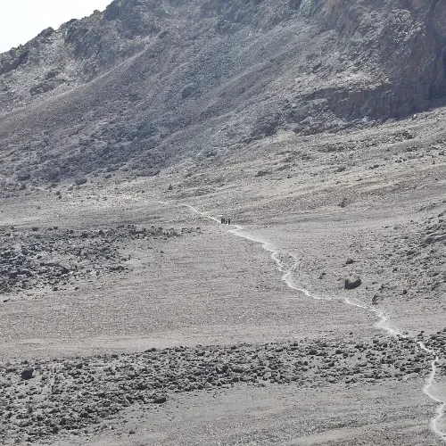 Lascar_The_long_trail_through_the_alpine_desert