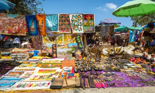 Marché de l_Artisanat Maasaï d_Arusha