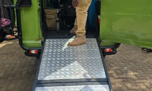 Safari en fauteuil roulant en Tanzanie