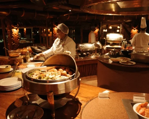 Serengeti-Serena-Lodge-restaurant
