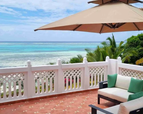 Shukran Palace ocean-view lounge area