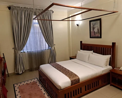 Summit Safari Lodge