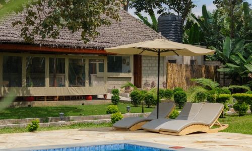 Under The Shade_Lodge