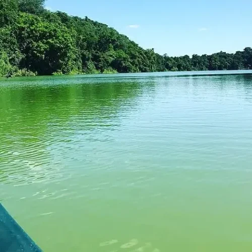 Vues depuis le Canoë au Lac Duluti