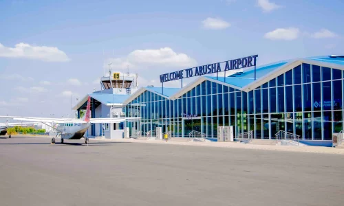 bâtiment-principal-de-l’aéroport-d’Arusha-ville