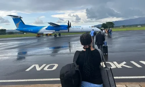 départ-de-touristes-de-l’aéroport-d-arusha-ark