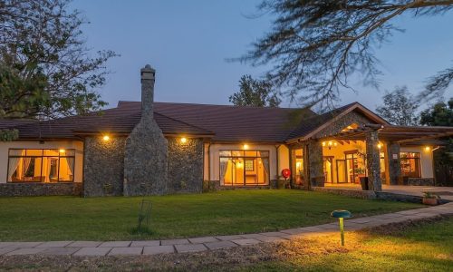 exterior-of-sweetwaters-serena-camp