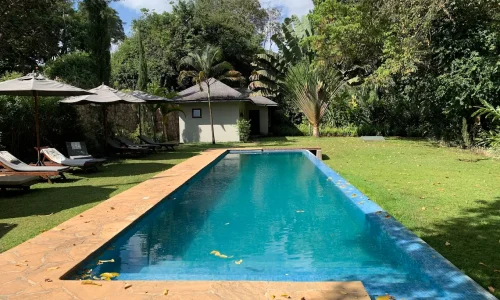 lake-duluti-lodge-piscine