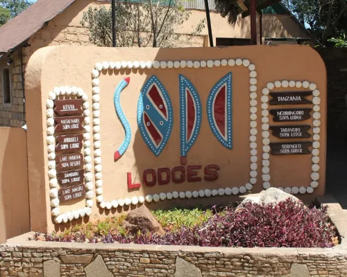 masai mara sopa lodge entrance