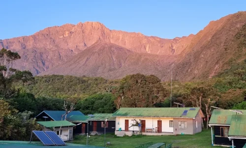 vue aérienne de la cabane de Miriakamba