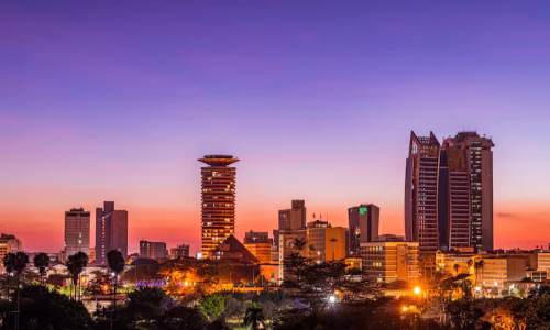 Nairobi, capitale du Kenya : paysages urbains, gratte-ciel, architecture des immeubles de grande hauteur