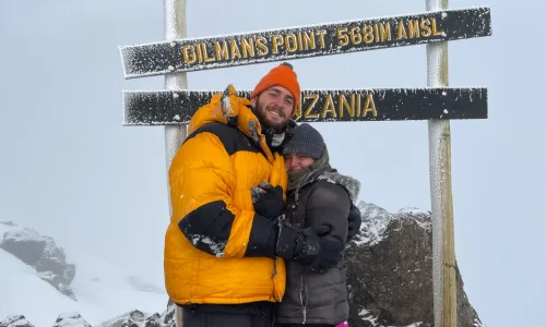 randonneurs au tampon uhuru peak