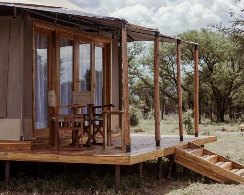 serengeti-luxury-safari-tent-private-deck-wilderness-view