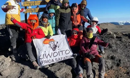 sommet du Kilimandjaro avec Kiwoito Africa Safaris (1)