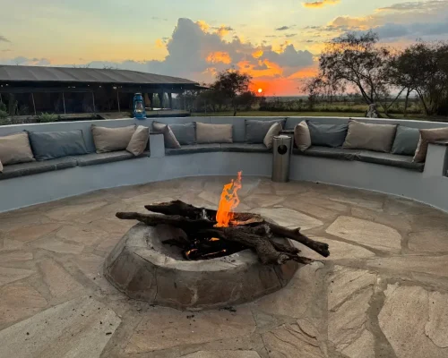zebra-plains-tented-camp-outdoor-fireplace